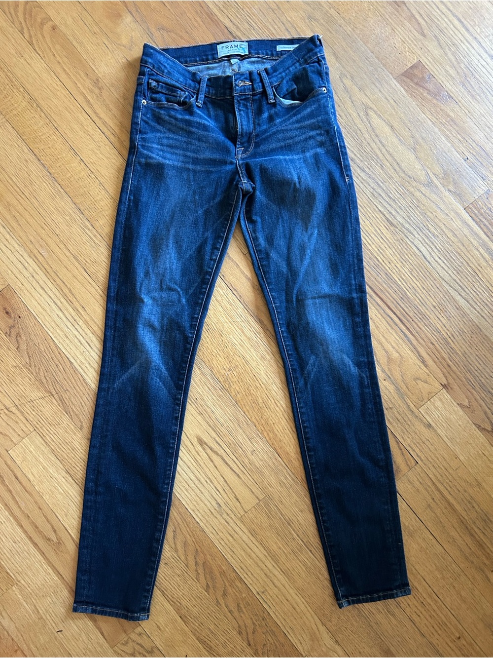 Frame Denim Skinny Jeans in Dark Blue Wash